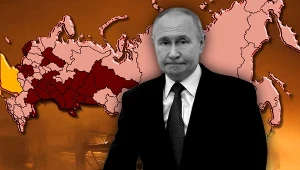 Władimir Putin zmaga się ze skutkami rosnącej frustracji Rosjan. W tle mapa regionów Rosji, w których w nocy z 4 na 5 maja ukraińskie drony wywołały alarmy