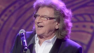Jego głos i fryzurę znał w Polsce każdy. Wodecki skończyłby dziś 76 lat