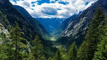 Val di Mello to malowniczy polodowcowy region w Alpach