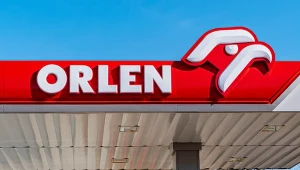 Orlen ponownie obniżył hurtowe ceny paliw.