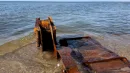 Zaskakujące odkrycie na plaży. Bałtyk ujawnia fragmenty barki z II wojny światowej
