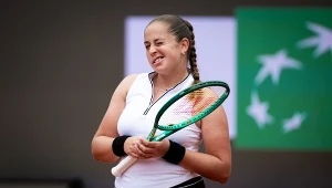 To miał być spacer Ostapenko. Przegrany set, lekarz na pomoc na Pietrangeli