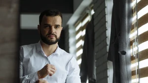 Kogo boi się narcyz? 4 typy ludzi, od których trzyma się z daleka