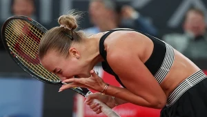 Mistrzyni WTA 1000 znika ze ścieżki Świątek. Skandalistka znów bez litości