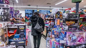 Dzieci mają obsesję na punkcie nowej zabawki.