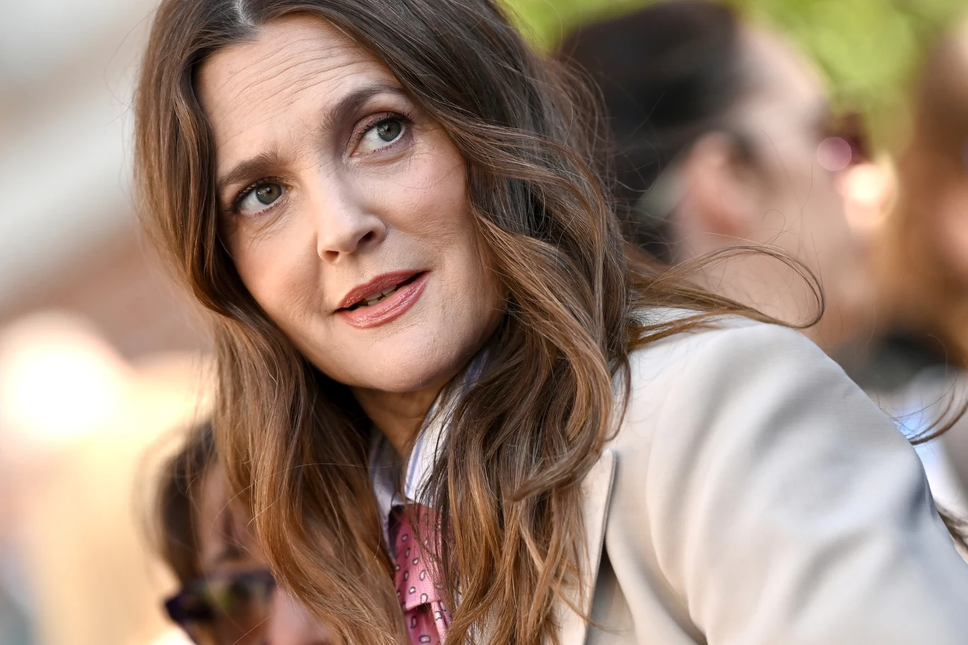 Drew Barrymore nie ma zamiaru ingerować w swoją urodę Drew Barrymore bez makijażu i bez retuszu. "Starzenie się to przywilej"