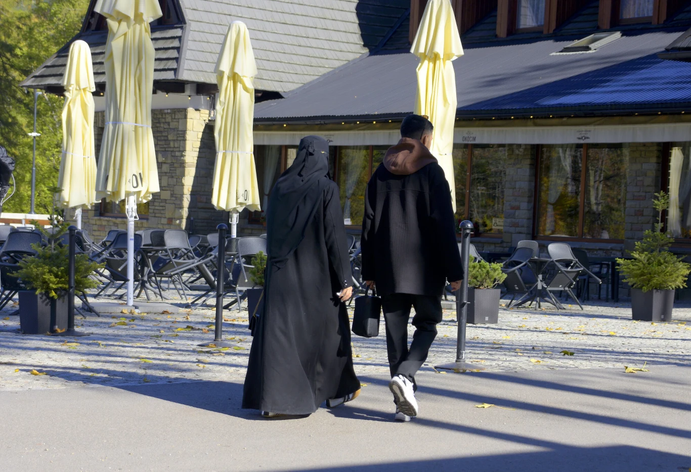 W tym roku Arabowie nie przyjechali do Zakopanego. Arabska para w Zakopanem.