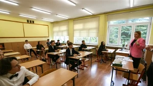 Egzamin ósmoklasisty z języka polskiego 2026. Znamy tematy wypracowań