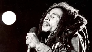 Bob Marley podczas jednego z ostatnich swoich koncertów - Le Bourget (Francja), 3 lipca 1980 r.