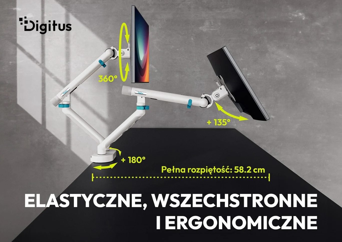 Dwa białe ramiona na biurku z zamontowanymi monitorami, możliwość regulacji kąta i wysokości, pełna rozpiętość ramienia 58,2 cm, oznaczenia zakresów ruchu i logo Digitus.