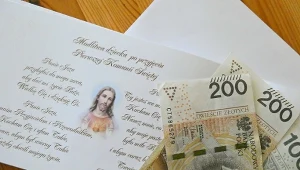 Polacy uważają, że chrzestni do koperty powinni włożyć większą sumę pieniędzy niż inni goście. 