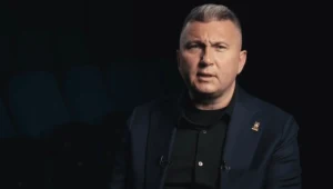 Nawoływany do dymisji Piesiewicz zdecydował. Ogłasza decyzję na nagraniu