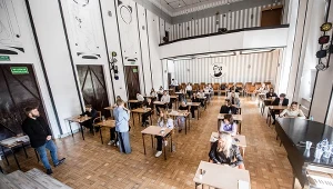 Matura 2026 z wiedzy o społeczeństwie, poziom rozszerzony. Rozpoczął się egzamin