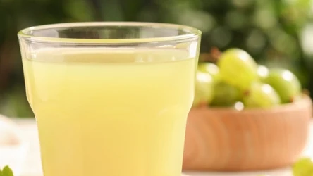 Ten smaczny sok ma właściwości przeciwzapalne, pomaga zbić gorączkę.