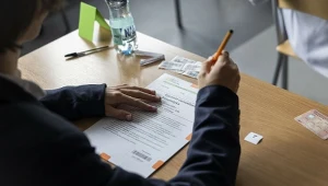 Ósmoklasista mógł wpaść w pułapkę. Nauczyciel ocenił jedno z zadań na egzaminie