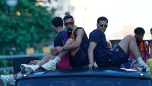 Lewandowski zaskoczył Szczęsnego. Bramkarz skarcił kolegę na paradzie