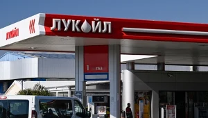 Rosja zmaga się z niedoborami benzyny. To efekt ukraińskich ataków na rafinerie ropy naftowej