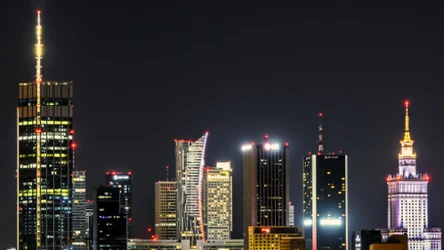 Panorama Warszawy (po lewej widoczny kompleks Varso, po prawej Pałac Kultury i Nauki)