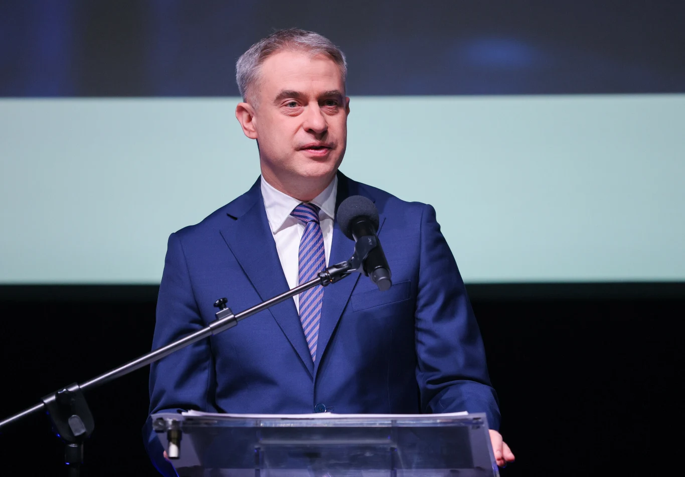 Krzysztof Gawkowski podpisał projekt rozporządzenia w sprawie nowych aktów małżeństwa Krzysztof Gawkowski