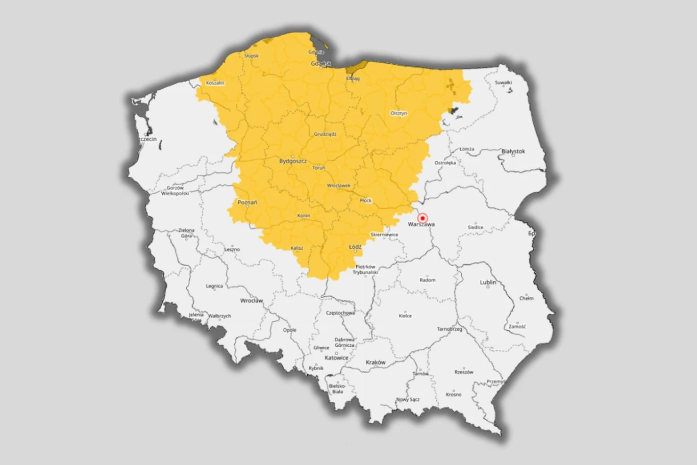 Z powodu burz wydano ostrzeżenia IMGW pierwszego stopnia w siedmiu województwach Północna część Polski zaznaczona na żółto, z widocznymi granicami województw i wyróżnioną lokalizacją miasta Warszawa na czerwono.