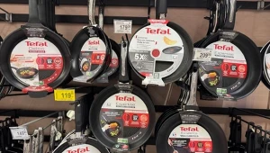 Patelnie Tefal w Auchan mocno potaniały. Niektóre modele są tańsze nawet o 42%
