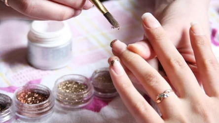 Manicure na krótkie paznokcie - jaki wybrać?