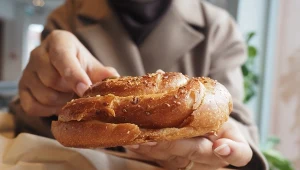 Gotowe wypieki dostarczają łatwo przyswajalnej skrobi i kalorii, ale znacznie mniej składników odżywczych
