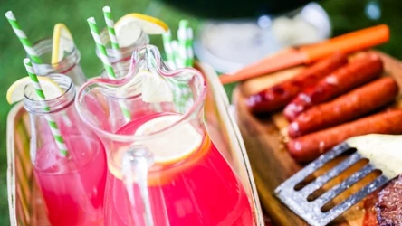 Ten napój pasuje idealnie do dań z grilla. Jest pyszny i gasi pragnienie