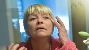 Mieszam kurkumę i jogurt. Przebarwienia znikają jak po laserze