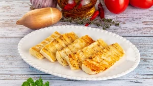 Ser halloumi w wersji grillowanej smakuje doskonale