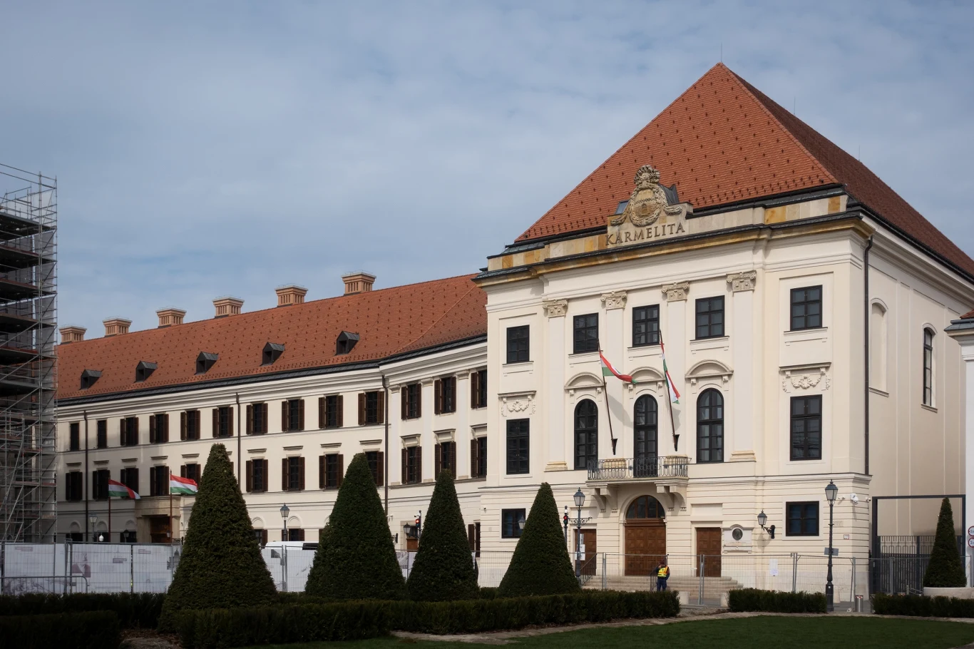 Pałac karmelitański w Budapeszcie, gdzie dawniej mieściła się siedziba rządu Węgier Pałac karmelitański w Budapeszcie