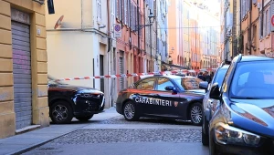 Włoskie służby na miejscu ataku w Modenie