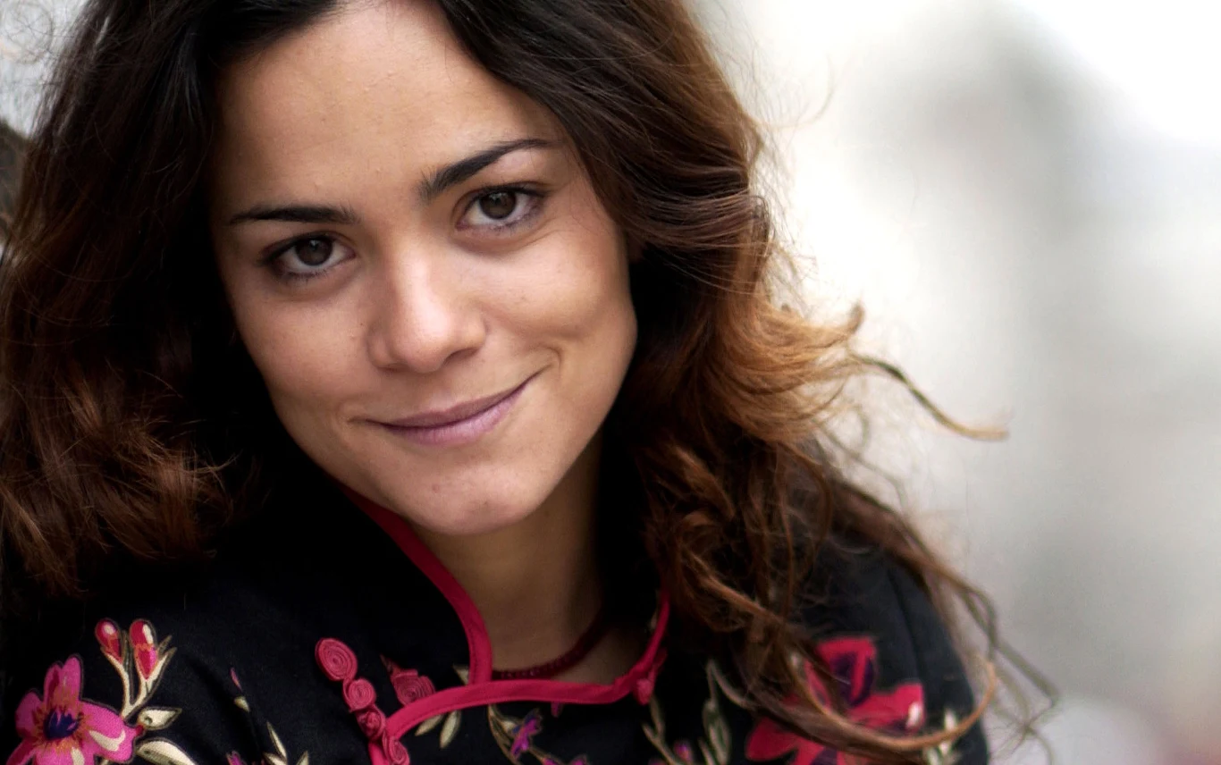 Alice Braga