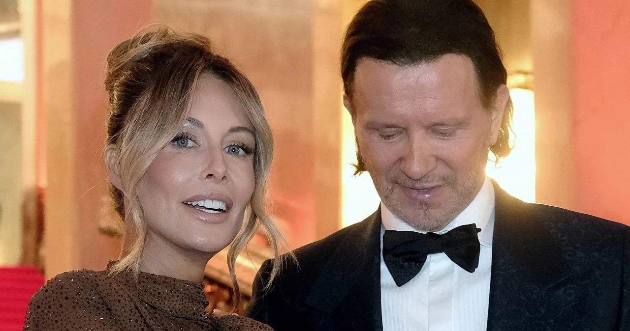 Majdan pokazał zdjęcie Rozenek w skąpym bikini i się zaczęło. "Jaki brzuch"