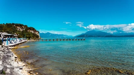 Dlaczego warto jechać nad jezioro Garda wiosną?