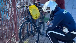 Za brak obowiązkowego wyposażenia w rowerze można dostać mandat.