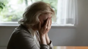 Wdowie po 50. roku życia przysługuje renta rodzinna pod pewnymi warunkami. 
