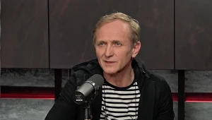 Zaliczyłem mnóstwo terapii"- Andrzej Chyra o uzależnieniu od alkoholu. "Zbliżenia: Alicja Resich