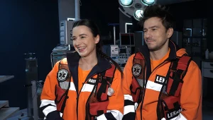 Niezwykły duet ratowników! Jak wygląda ich praca na planie serialu "Szpital św. Anny"?