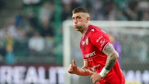Wulgarny gest do kibiców. Jest kara dla gwiazdy Widzewa. Znamy szczegóły
