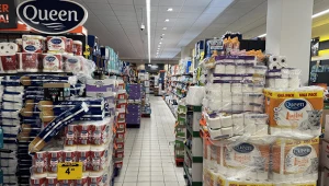 Od dziś w Biedronce kosmetyki 1+1 i perfumy za 5 zł drugi. Wprowadzono limity