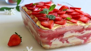 Ciasto idealne na Dzień Mamy. Smakuje i wygląda jak z najlepszej kawiarni