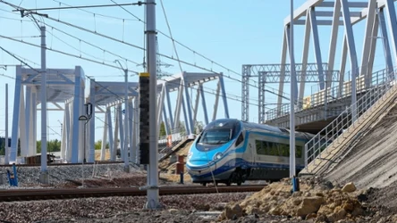 Pociągi na CMK pojadą z prędkością ponad 300 km/h? Resort dementuje.