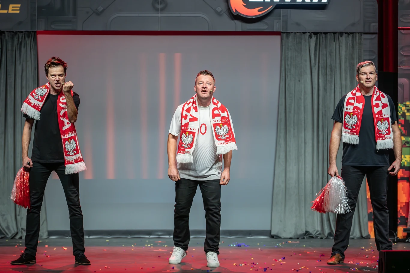 Kabaret Smile Członkowie Kabaretu Smile na scenie