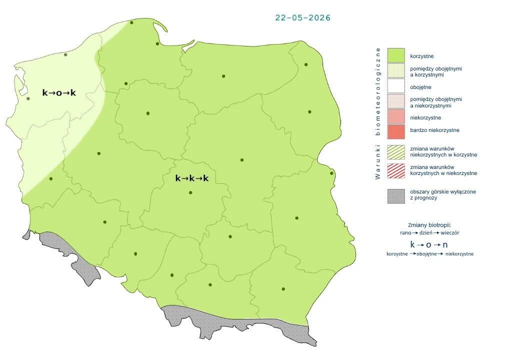 Mapa Polski z naniesionymi kolorami i symbolami pokazuje prognozę rozmieszczenia i aktywności pyłków roślin na dzień 22 maja 2026, z podziałem na obszary o różnym natężeniu zagrożenia uczuleniami oraz oznaczeniem typów roślin powodujących pylenie.