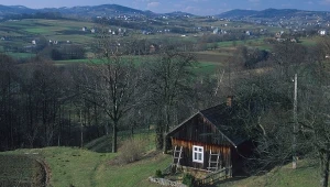 Pogórze Wiśnickie. Atrakcje turystyczne, szlaki i wieże widokowe