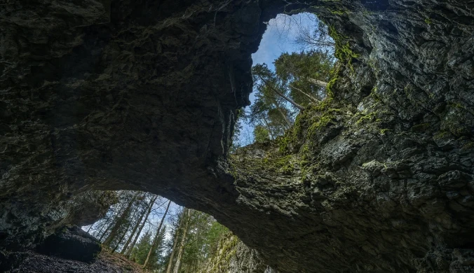 W głębi Ziemi zachodzą naturalne procesy, w których powstaje wodór geologiczny