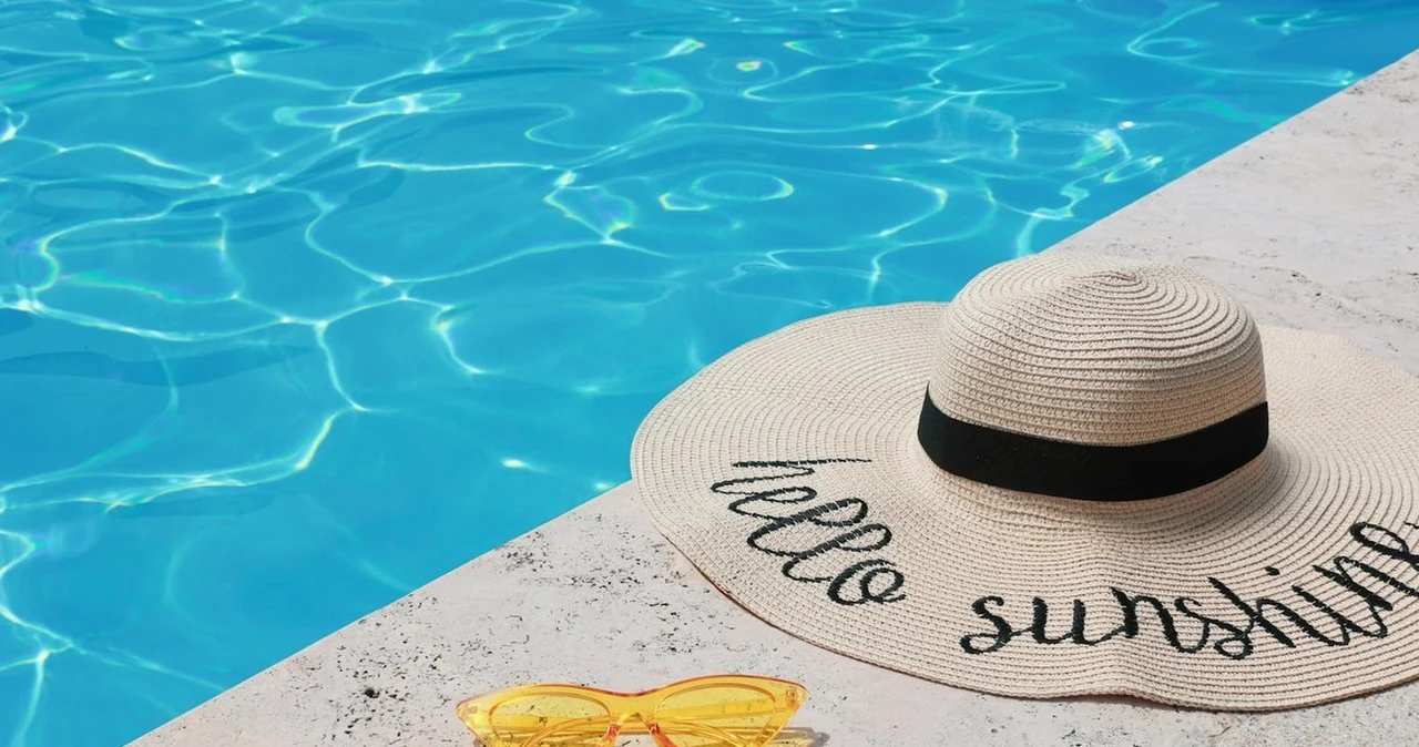 Strój kąpielowy i cała plażowa stylizacja — co upolowałam w KIK?