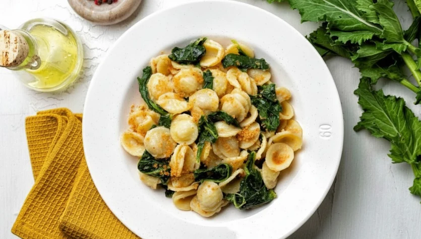 Kluseczki z rzepą brokułową, czyli słynne na całą włoską Apulię orecchiette con cime di rapa