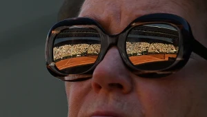 Rozpacz w Rosji, sensacja na Suzanne Lenglen, Turniejowa "6" na aucie